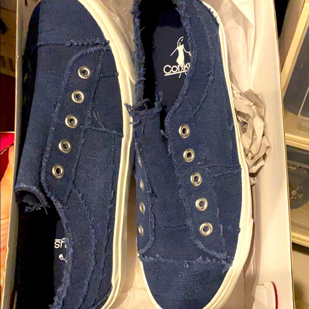 Corkys NEW Size 7